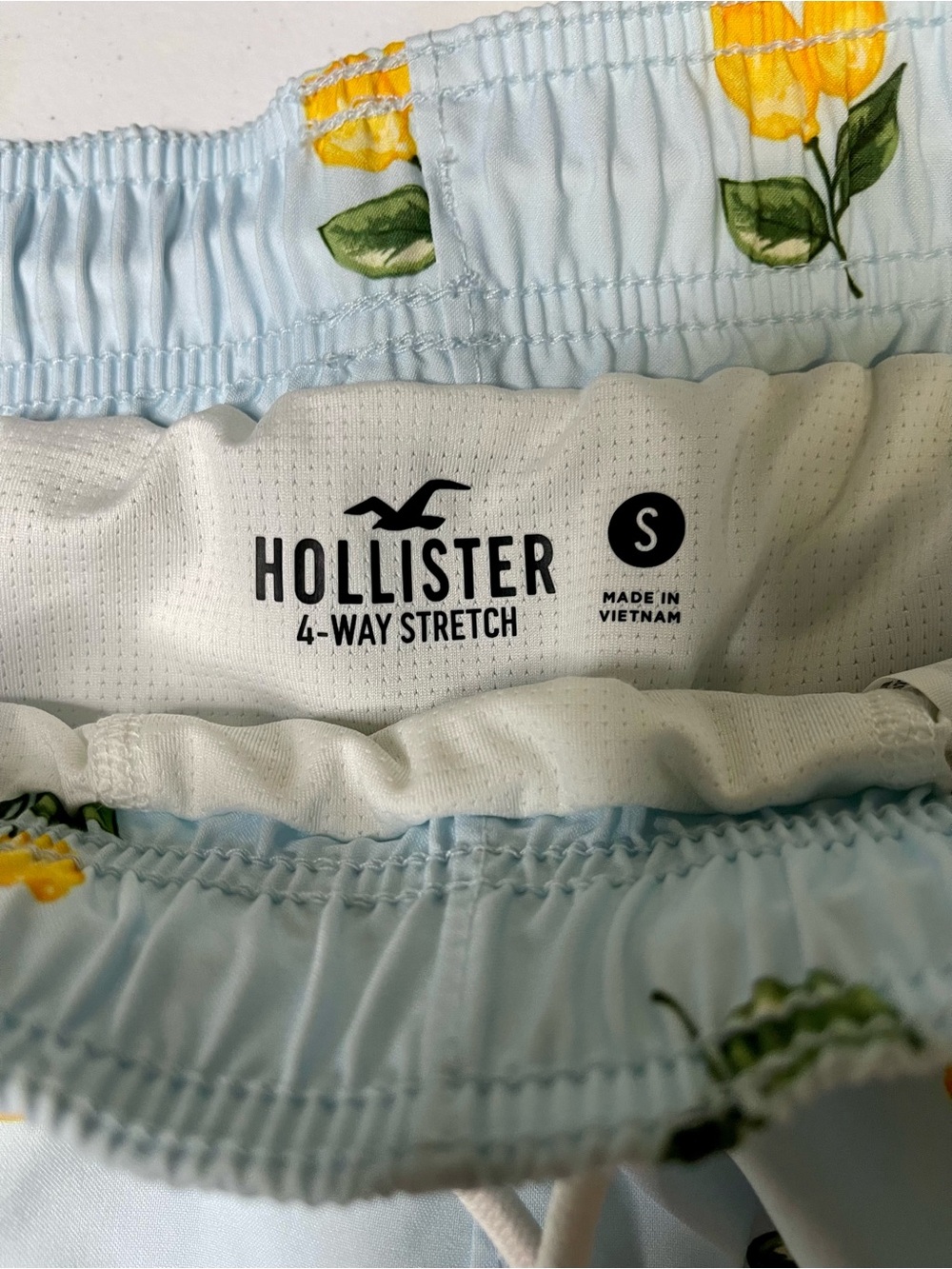 Men’s Lot of 3 Swim Shorts - Hollister & Maamgic - Picture 4 of 14